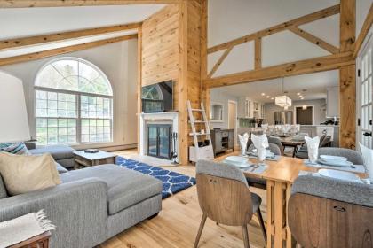 Chic Dover Home with Hot Tub 4 Mi to Mt Snow!